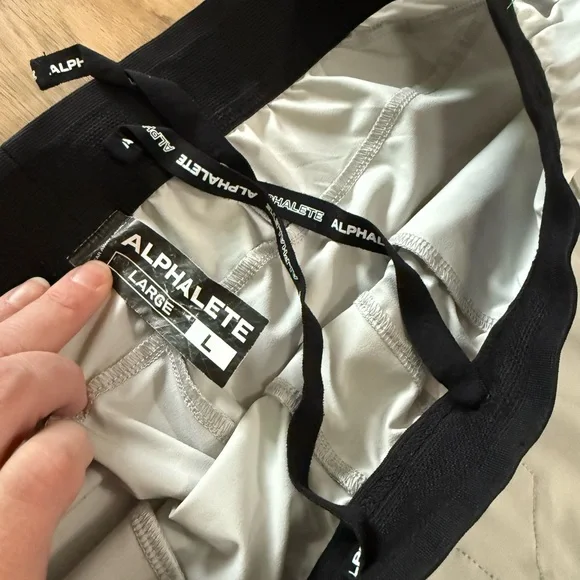 Alphalete men’s Light Gray Joggers Studio Pant - Picture 6 of 7